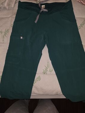 Figs Women's Green Drawstring Scrub Pants